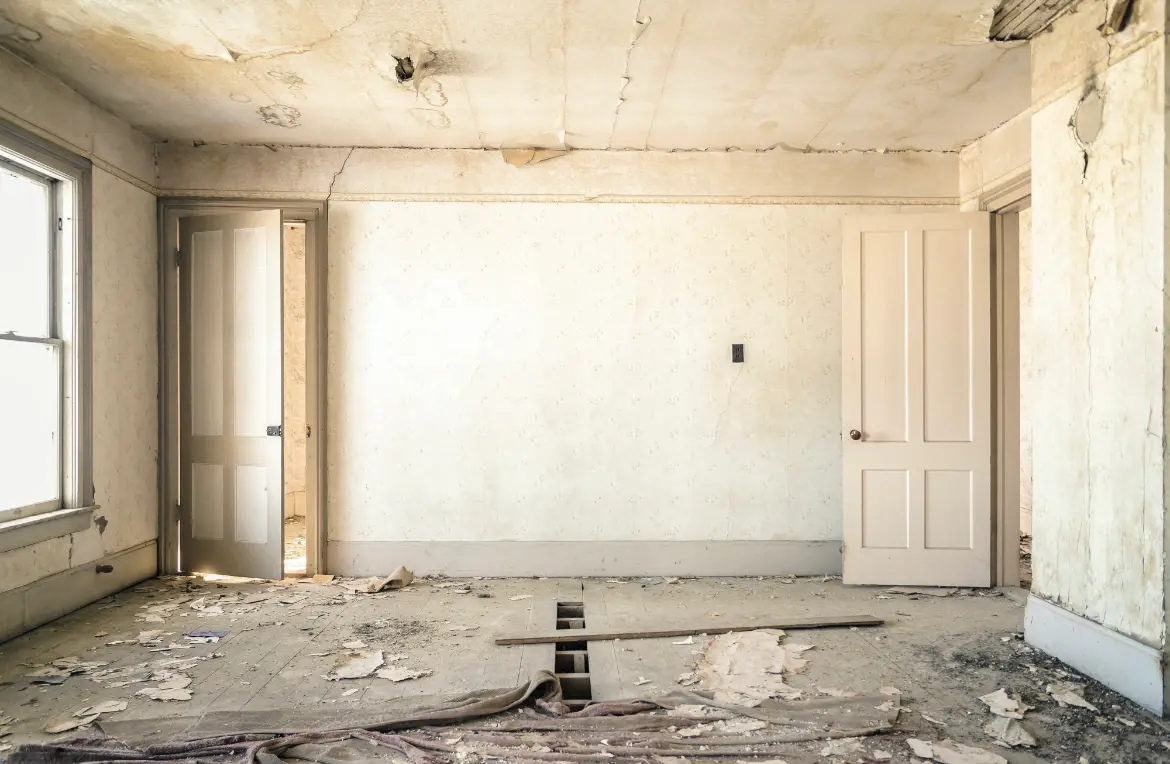 Waste disposal crew managing a cleanout project in Defiance